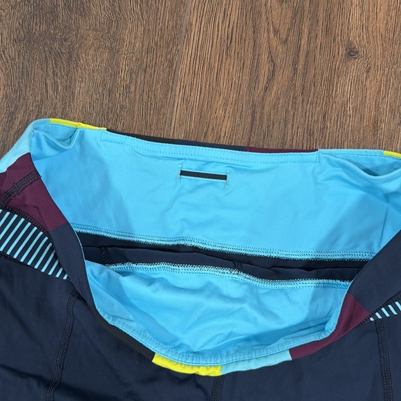 Lululemon Run: Inspire Crop II Inkwell Pow Stripe Split Pea Hyper Stripe 8/10 - Picture 7 of 10